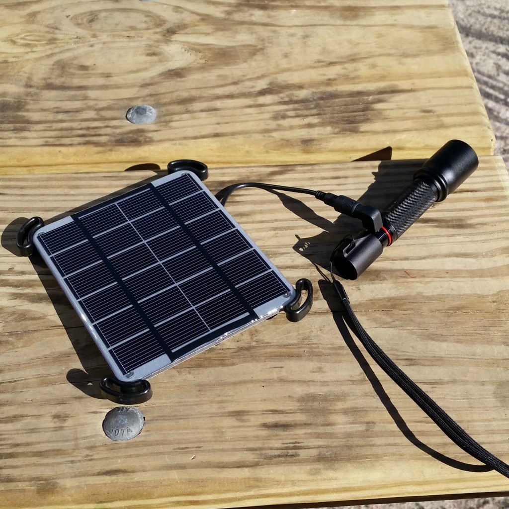 solar charge flashlight