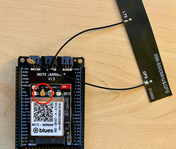 Notecarrier and antenna